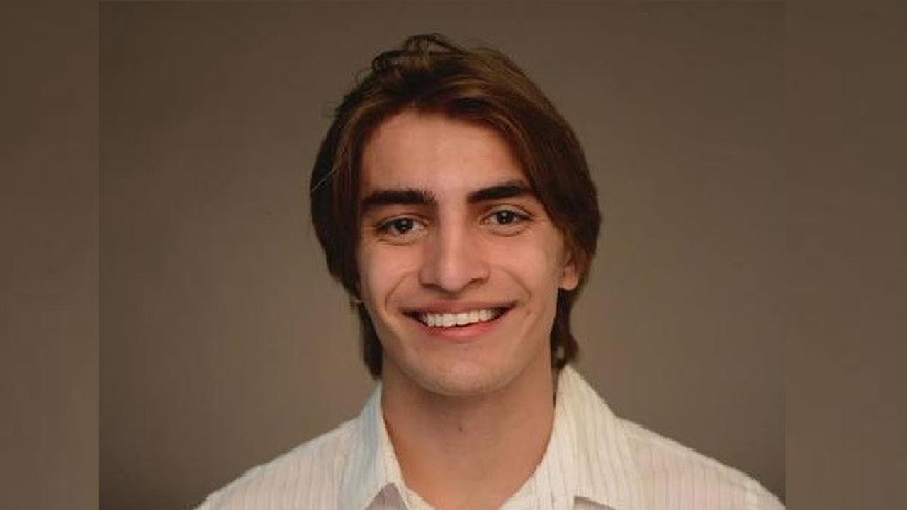 Masih 22 Tahun, Pemuda Ganteng Ini Sudah Jadi CEO Perusahaan