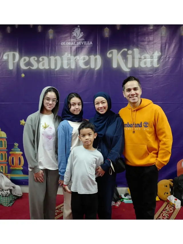 6 Potret Rionaldo Stockhorst Dampingi Anak-Anak Pesantren Kilat di Sekolah