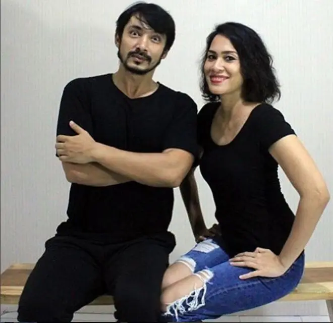 Abimana Aryasatya bersama sang istri, Inong Ayu (Foto: Instagram)