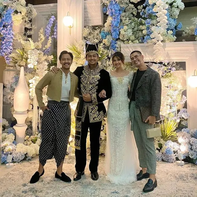 6 Potret Mikha Tambayong di Resepsi ke-2, Menawan Bak Putri Manado