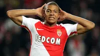 1. Kylian Mbappe (AS Monaco) – Bakat yang luar biasa membuat striker berusia 18 tahun ini menjadi buruan klub-klub raksasa Eropa pada bursa transfer musim panas 2017. Musim lalu dari 29 laga Ligue 1 dirinya mampu mencetak 15 gol. (AFP/Valery Hache)