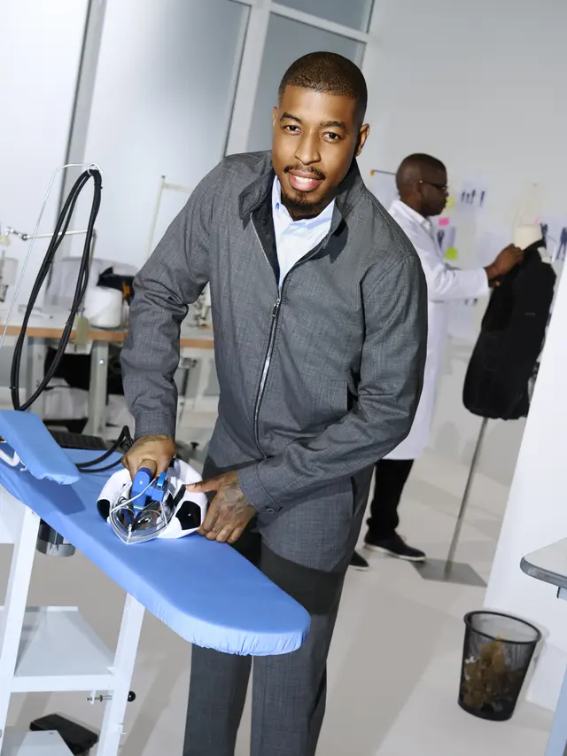 Tampil Maskulin ala Kylian Mbappe DKK dengan Setelan Jas Dior, Intip Inspirasinya!