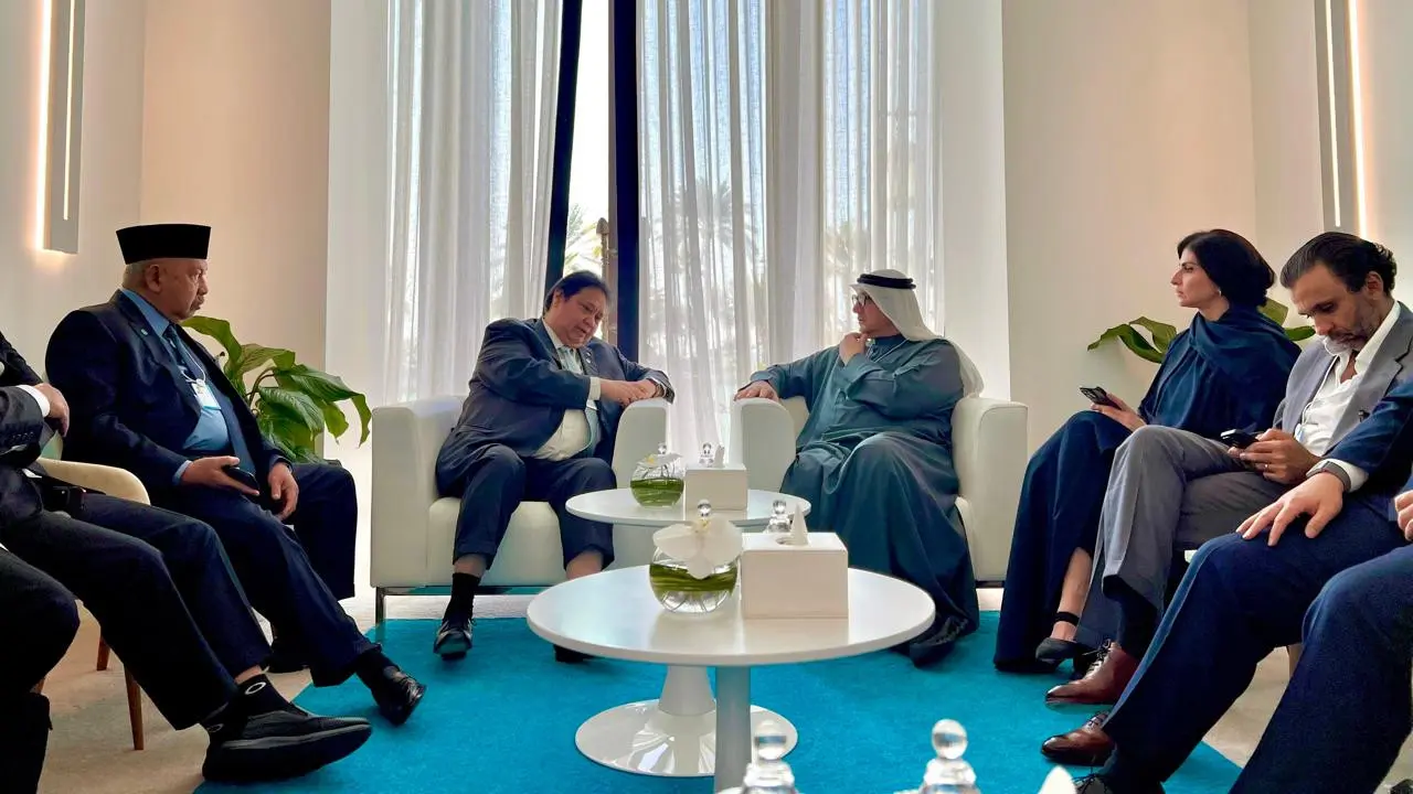 Menteri Koordinator Bidang Perekonomian Airlangga Hartarto bertemu dengan CEO Masdar, Mohamed Jameel Al Ramahi