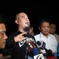 Sepuluh orang ditahan terkait tuduhan makar jelang aksi damai yang digelar pada 2 Desember di Monas. Tujuh diantaranya telah dibebaskan dan tiga masih di tahan di Mako Brimob, Kelapa Dua, Depok, Jawa Barat.  (Nurwahyunan/Bintang.com)