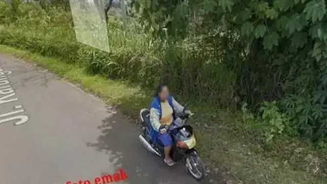 10 Potret Tingkah Kocak Emak-Emak yang Terjepret Google Street View, Sukses Bikin Ketawa Halus