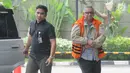 Direktur Utama PT PLN nonaktif Sofyan Basir tiba untuk menjalani pemeriksaan oleh penyidik di Gedung KPK. Jakarta, Selasa (11/6/2019). Sofyan Basir diperiksa sebagai tersangka terkait menerima suap dalam pembangunan proyek PLTU Riau-1. (merdeka.com/Dwi Narwoko)