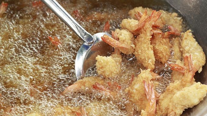  Menggoreng  Yang Dilakukan Dengan Medium Minyak Goreng 