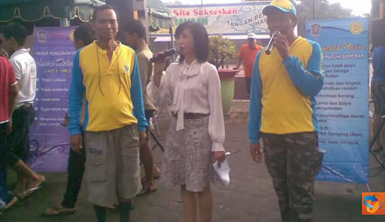 Citizen6, Lumajang: Menyambut Car Free Day sekaligus memperingati Hari Kesehatan Sedunia tahun 2011 di Alun-alun Kota Lumajang, Minggu (10/4).(Pengirim: Eko Yuli)