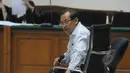 Direktur PT Media Karya Sentosa Antonio Bambang Djatmiko menjalani sidang lanjutan di Pengadilan Tipikor, Jakarta, Senin (6/4/2015). Terdakwa suap mantan Bupati Bangkalan Fuad Amin itu dituntut pidana penjara tiga tahun. (Liputan6.com/Herman Zakharia)