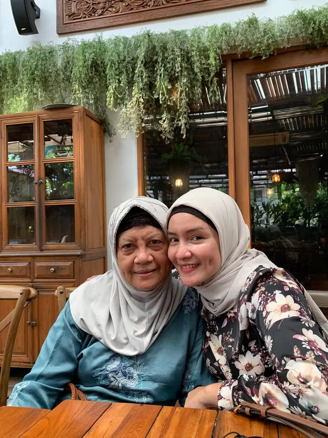 Lama Vakum, Ini 7 Potret Terbaru Intan Nuraini yang Sempat Dijuluki Ratu Sinetron