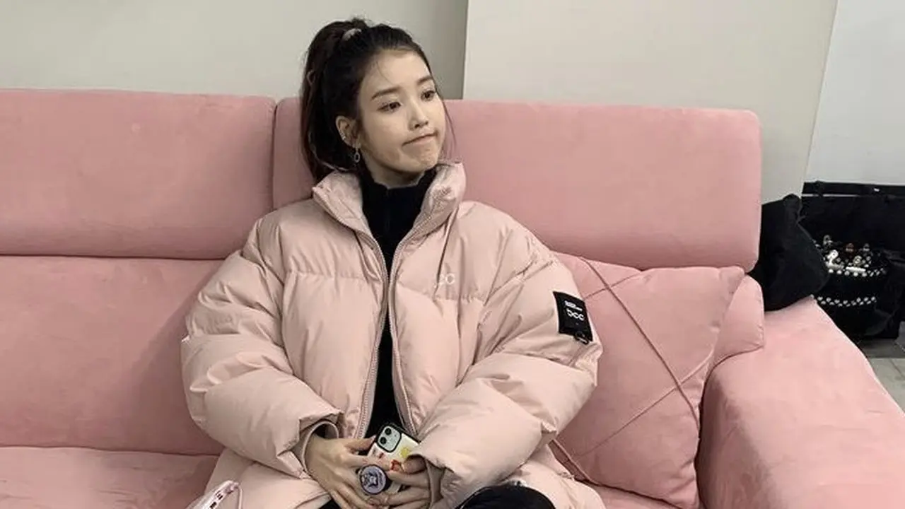 Begini tampilan IU dengan pipi Chubbynya