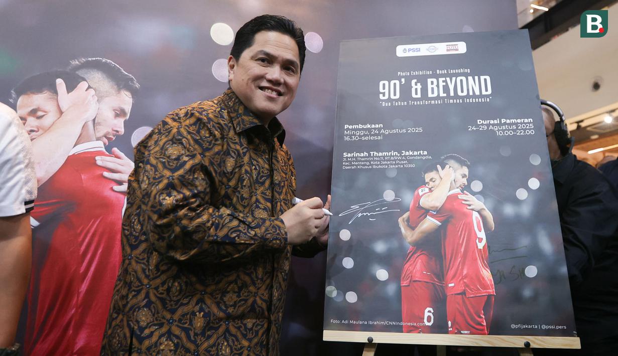 Erick mengungkapkan bahwa koleksi foto yang dipamerkan merupakan saksi sejarah yang kerap terlupakan pada saat moment itu terjadi. (Bola.com/M Iqbal Ichsan)