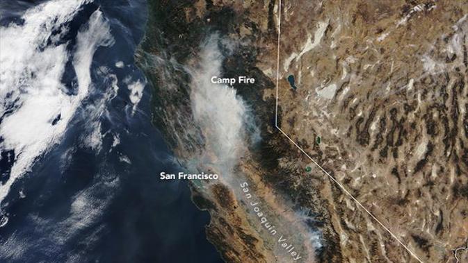 Penampakan asap di kawasan California (NASA)