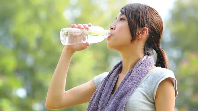 Ketahui kapan saja harus minum air putih/ copyright Shutterstock.com