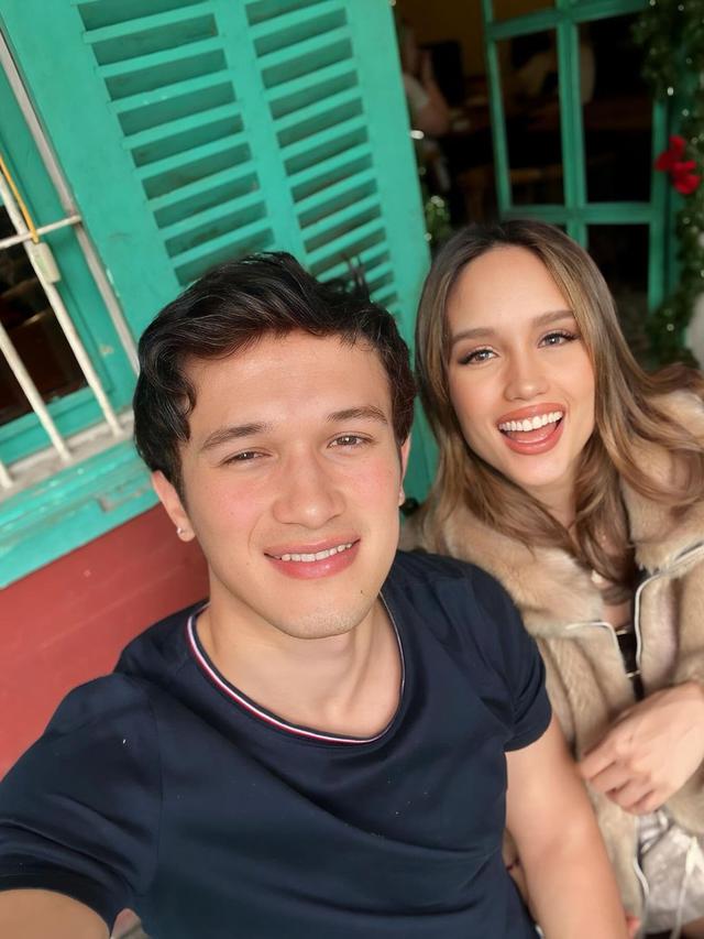 8 Potret Liburan Cinta Laura di Vietnam, Pamer Kemesraan dengan Arya Vasco