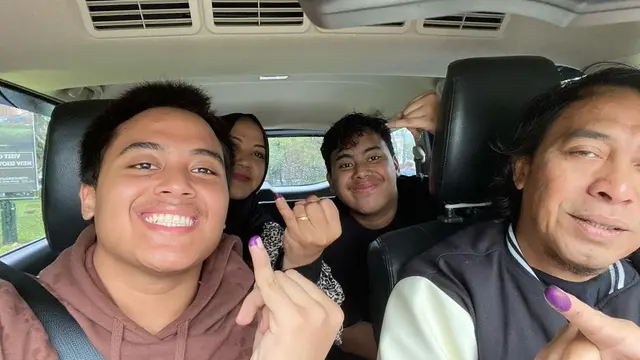 Potret Komeng bersama anak dan istri (Sumber: Instagram/@komeng.original)