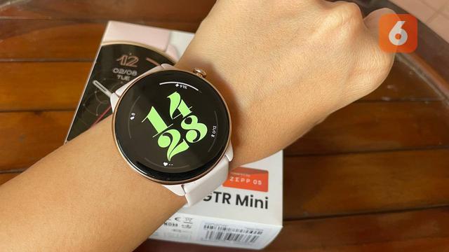 Amazfit GTR Mini, smartwatch Rp 1 jutaan yang memiliki 120 mode olahraga dan baterai tahan hingga 14 hari (Liputan6.com/ Agustin Setyo Wardani).