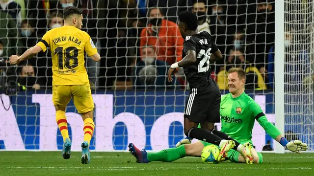 Foto: Melihat Ricuhnya Laga Pekan Ini di Liga Italia dan Spanyol akibat Rivalitas hingga Perlakuan Rasisme