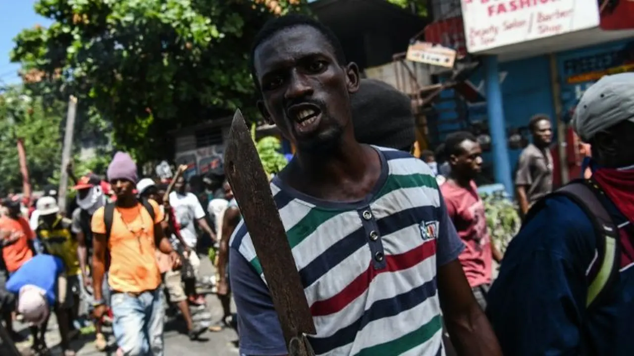 Demonstran menuntut lengsernya Presiden Haiti Jovenel Moïse.(AFP/Chandan Khann)