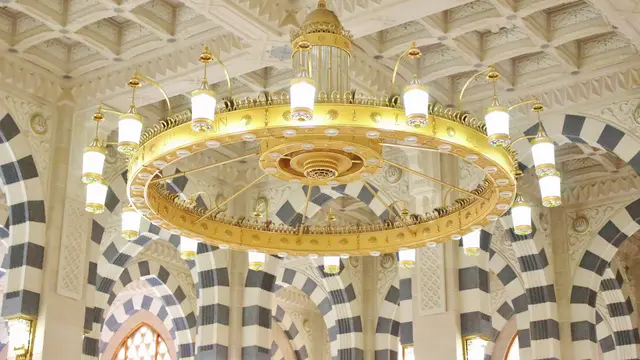 Ilustrasi masjid (Foto oleh Pixabay: https://www.pexels.com/id-id/foto/lampu-gantung-downlight-coklat-415752/)