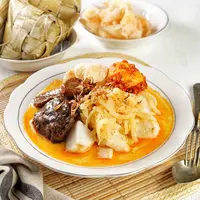 ilustrasi ketupat sayur/Hanifah Kurniati/Shutetrstock