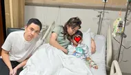 Ayu Dewi mengabarkan putranya, Mohamad Aqlan Ukasyah, dilarikan ke rumah sakit. Ia mohon perlindungan Sang Khalik dari fitnah dunia dan akhirat. (Foto: Dok. Instagram @mrsayudewi)