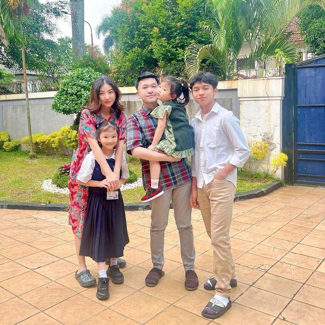 Tampil Sederhana, 7 Artis Terkenal Ini Tetap Santai Pakai Daster