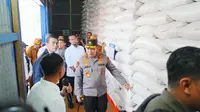 Kapolri-Mentan Tinjau Gudang Bulog Tanete, Cek Kesiapan Tampung dan Jaga Kualitas Pangan