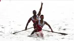 Pasangan Indonesia, Anwar Tara dan Yuda Firmansyah, saat beraksi pada SEA Games 2019 cabang kano nomor 1000 meter putra di Subic, Filipina, Jumat (6/12/2019). Pasangan Indonesia berhasil meraih medali emas. (Bola.com/M iqbal Ichsan)