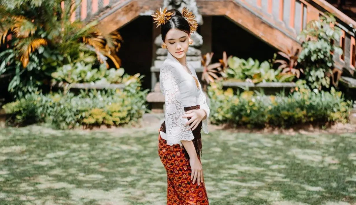 Selain beradu akting, Lea juga tampil dalam berbagai pemotretan fashion. Selain wajahnya yang rupawan, gadis kelahiran 5 Oktober 2006 ini juga piawai bergaya di depan kamera. (Liputan6.com/IG/@ciarachelfx)