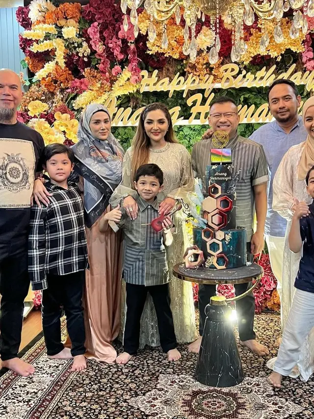 Potret perayaan ulang tahun Anang Hermansyah (Sumber: Instagram/meisya_siregar)