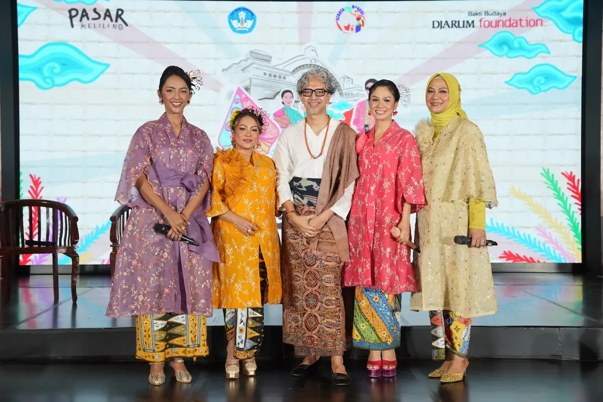 Kebaya dari Kacamata Desainer Didiet Maulana