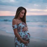 Ibu hamil sering kali mengalami masalah kulit pada wajahnya. Berikut 7 tips makeup untuk ibu hamil agar tetap percaya diri jika keluar rumah. (unsplash.com/Nael E. Johnson)