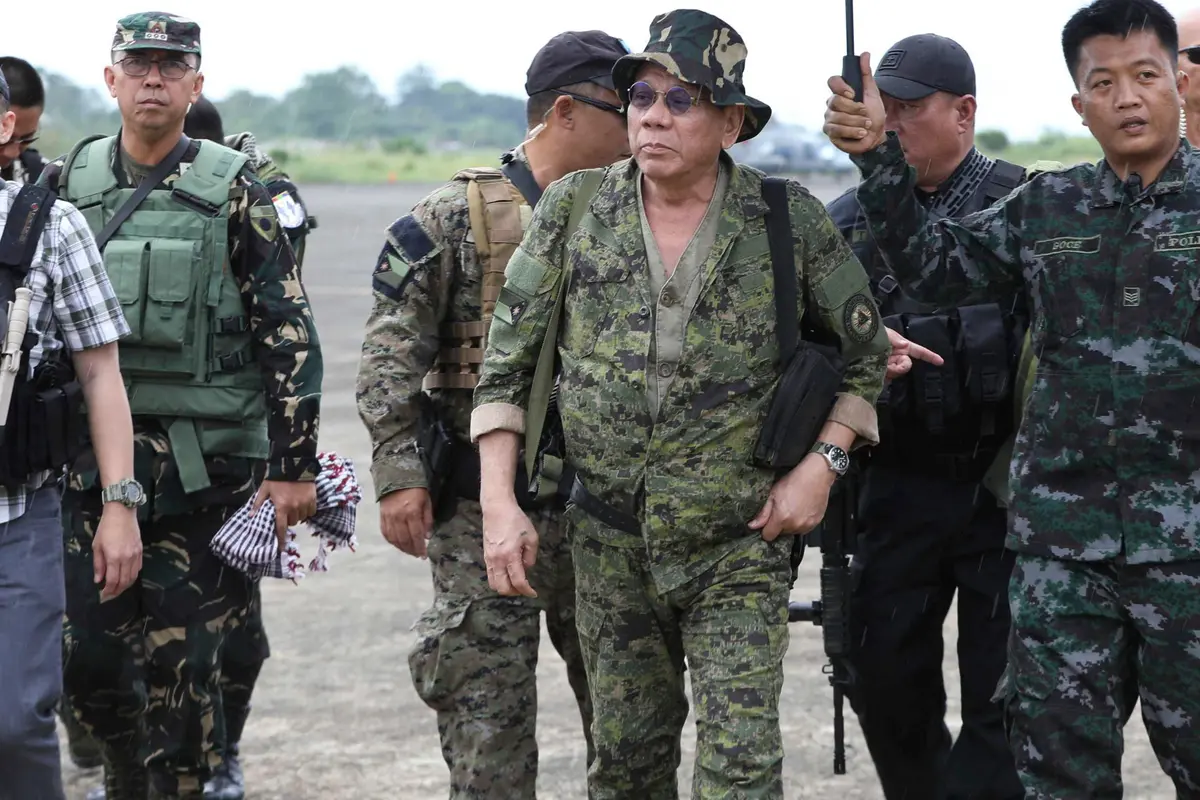 Presiden Filipina Kunjungi Garis Depan Wilayah Konflik Marawi