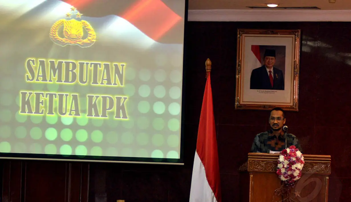 Usai penandatangan nota kesepahaman, Ketua KPK Abraham Samad memberikan kata sambutan di Mabes Polri, Jakarta, Selasa (19/8/14). (Liputan6.com/Miftahul Hayat) 