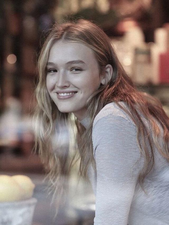 6 Potret Maddison Brown, Gadis yang Dikabarkan Kekasih Baru Liam Hemsworth