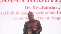 Dirjen Polpum Kemendagri, Bahtiar dalam Rapat Koordinasi Nasional (Rakornas) Bidang Ketahanan Ekonomi, Sosial, dan Budaya (Ekososbud) dengan tema “Sinergi Memantapkan Kerukunan Sosial Masyarakat dalam Mewujudkan Pemilu Aman, Damai dan Harmoni” secara hybrid dari Hotel Claro Kendari, Sulawesi Tenggara (Sultra), Selasa (11/4/2023).