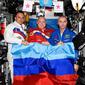 Tiga astronaut Rusia di Stasiun Luar Angkasa mengibarkan bendera Republik Rakyat Luhansk (Telegram Roscosmos)