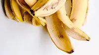 ilustrasi kulit pisang/Photo by Julia Kuzenkov on Unsplash