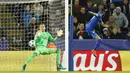 Aksi pemain Leicester City, Riyad Mahrez saat mencetak gol ke gawang FC Kopenhagen pada laga Liga Champions grup G di King Power Stadium, Leicester, Rabu (19/10/2016) dini hari WIB. (Action Images via Reuters/Andrew Boyers)