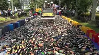  Jelang Ramadan, Ribuan Botol Miras di Depok Dimusnahkan