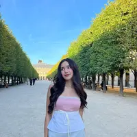 Cut Beby Tsabina baru-baru ini sedang berada di Paris yang dikenal sebagai kota romantis. [Instagram.com/bebytsabina]