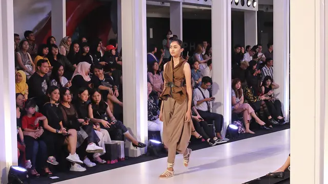 Koleksi fashion gambarkan perempuan Indonesia