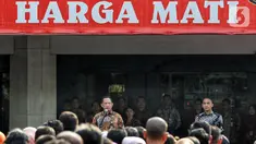Menteri Dalam Negeri Tito Karnavian menjadi Inspektur upacara pada apel seluruh Pegawai Lingkup Kemendagri dan BNPP di halaman kantor Kemendagri, Jakarta, Kamis (24/10/2019). Dalam apel perdana ini Tito memberikan arahan kepada semua pegawai Kemendagri. (Liputan6.com/Johan Tallo)