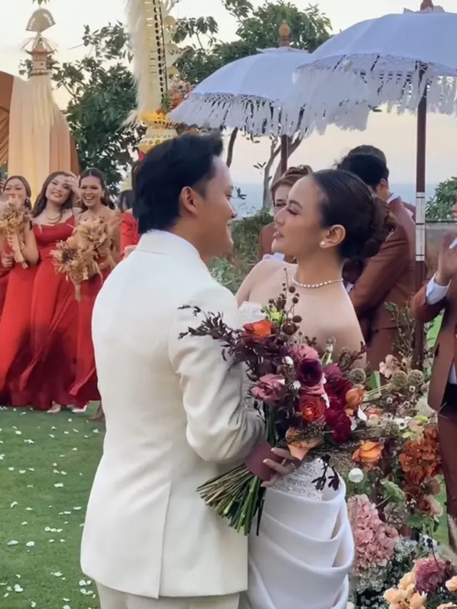 Resepsi kedua Mahalini dan Rizky Febian (Instagram/thebridestory)