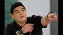 Legenda sepakbola Diego Armando Maradona dalam sebuah acara televisi The Zurda di Caracas, Venezuela. Foto diambil pada 1 Maret 2015. (REUTERS/Jorge Silva)