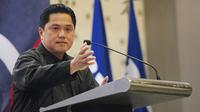 Ketua Umum PSSI, Erick Thohir, memberikan sambutan dalam acara sarasehan dengan Asosiasi Provinsi (Asprov) PSSI yang berlangsung di Jakarta, Minggu (19/3/2023).  Dalam acara tersebut PSSI juga memaparkan rencana strategis yang tertuang dalam Visi PSSI 2045. Yaitu pemulihan (tahun 2023), pengembangan (tahun 2024-2028), performa (2028-2034), keemasan (2034-2045). yang berlangsung di Jakarta, Minggu (19/3/2023). (Dok.PSSI)