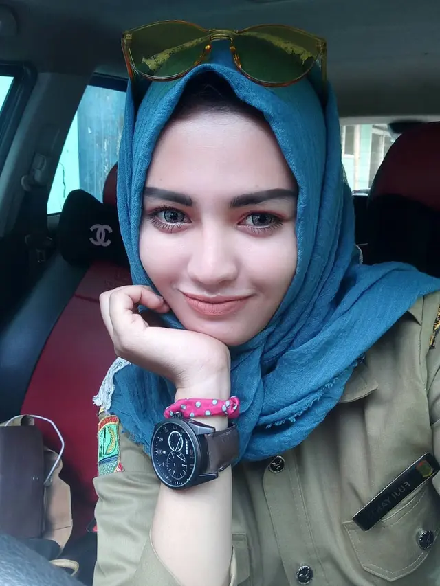 Sempat Digoda Hotman Paris Begini 6 Potret Oza Moza PNS Cantik