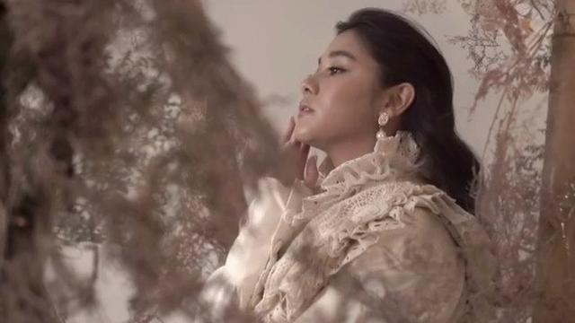 6 Pemotretan Naysila Mirdad Kenakan Gaun Putih, Memesona Bak Ratu