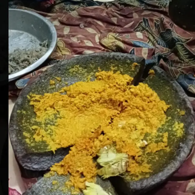 6 Momen Apes Cobek dan Ulekan Pecah Ketika Sedang Dipakai, Bikin Elus Dada